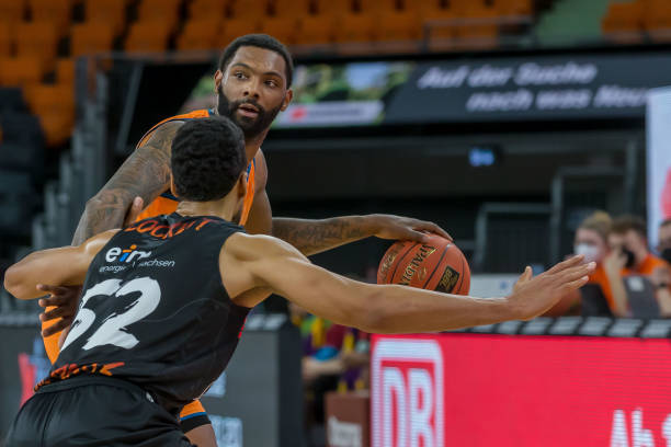 替补席也没 替补席也没