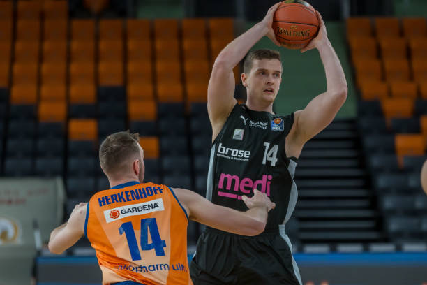 本土明星丁 本土明星丁